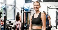 Frau im Fitnessstudio