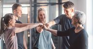 Gruppentraining im Fitnessstudio